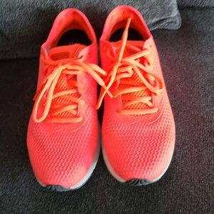 Women's Under Armour Hovr Sonic 4 size 9.5